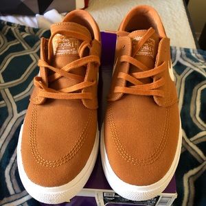 Nike SB Zoom Janoski CNVS RM